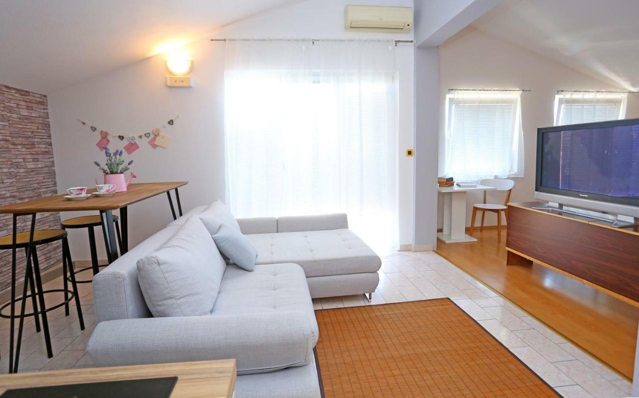 Studio Apartment Grey Сплит Екстериор снимка